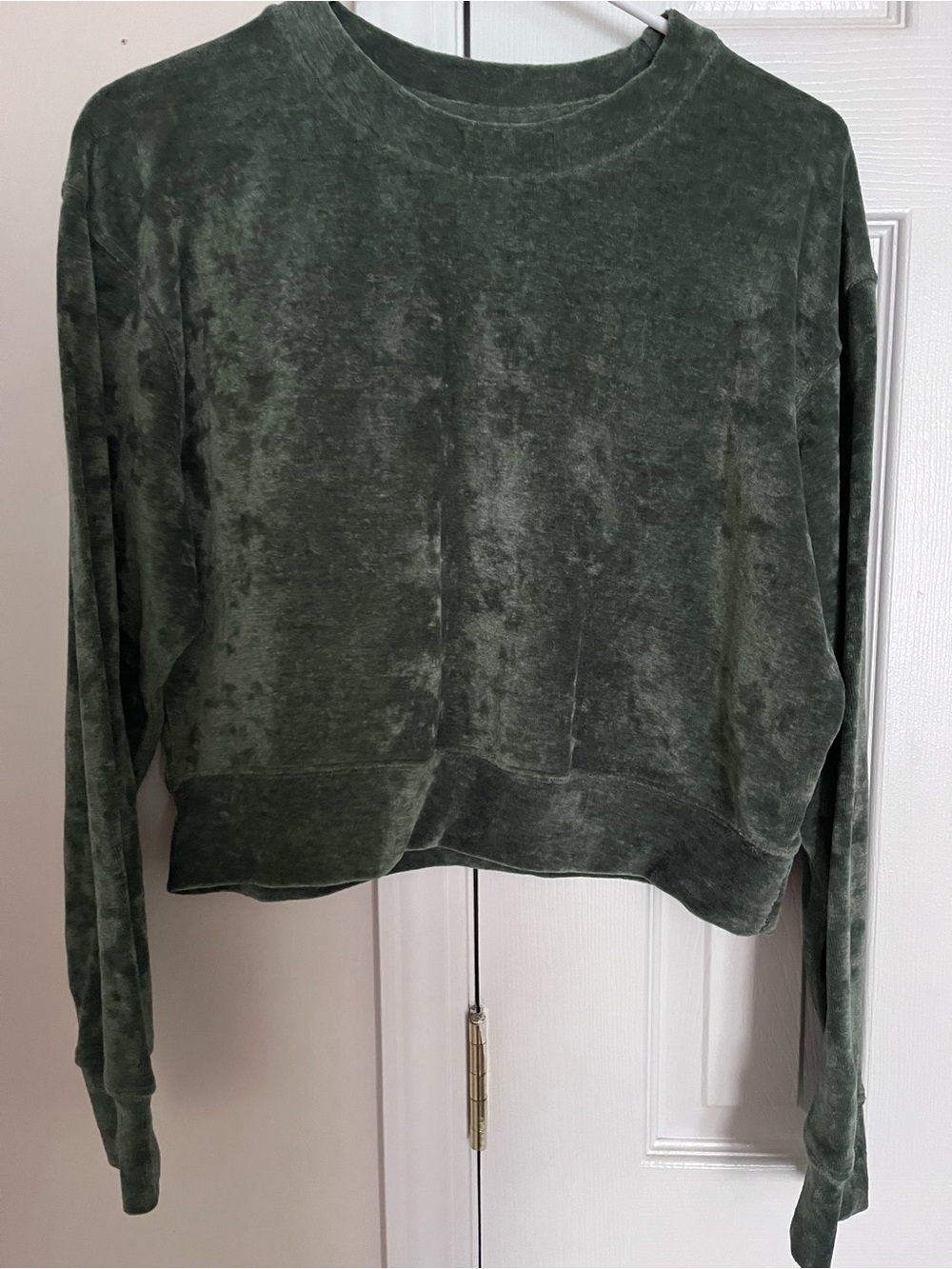 Noize Spruce Green Velvet Cropped Oversized Sweatshirt Size Medium